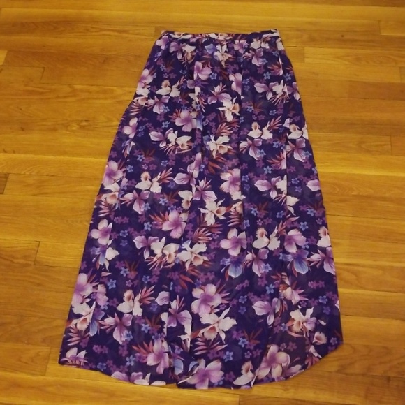 Forever 21 Dresses & Skirts - F21 Purple Maxi Skirt 💜 with flowers